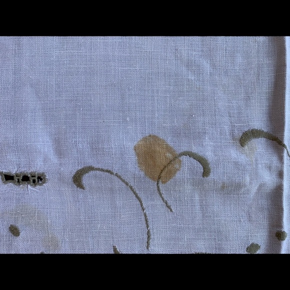 Table Cloths - Picture 4 of 9